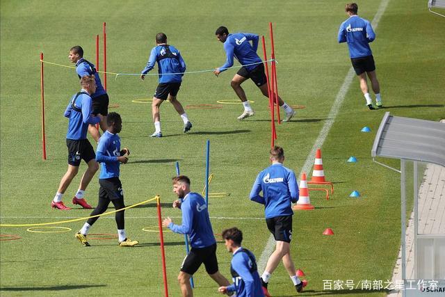 郑钦文止步于鲍里妮 中国队遭逆转意大利晋级四强